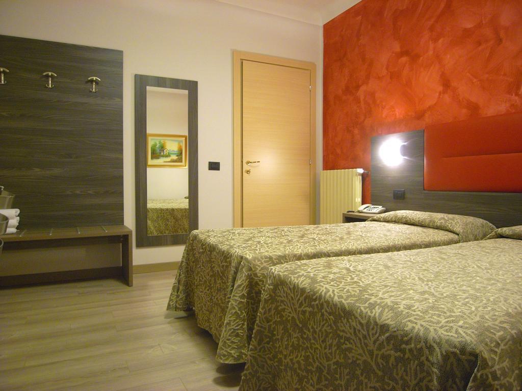 Hotel Siena Milánó Kültér fotó