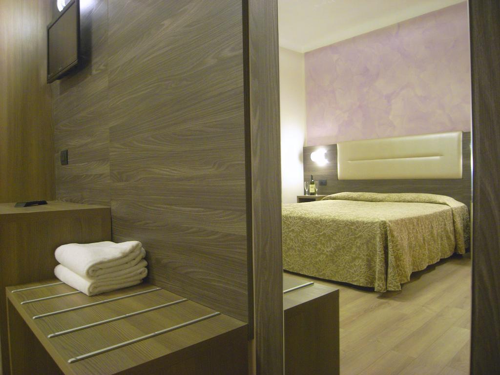 Hotel Siena Milánó Kültér fotó