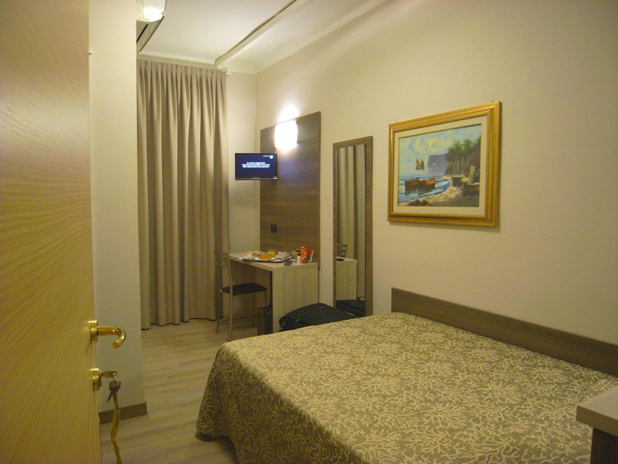 Hotel Siena Milánó Szoba fotó