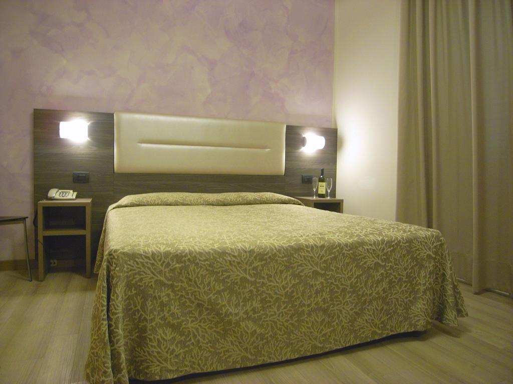 Hotel Siena Milánó Szoba fotó